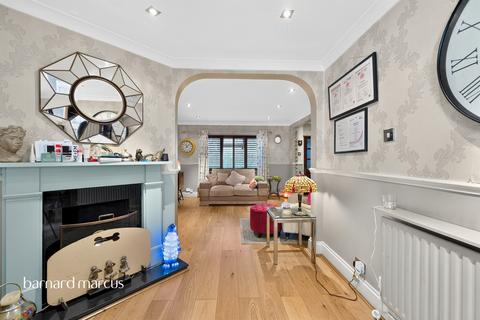 3 bedroom end of terrace house for sale, Mill Farm Crescent, Whitton, HOUNSLOW