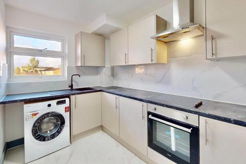 6 bedroom semi-detached house to rent, Lime Grove, Hayes UB3