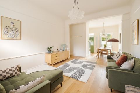 3 bedroom maisonette to rent, Barnsbury Road London N1