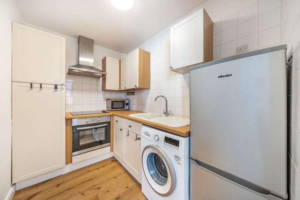 Apartment in London - View 3
