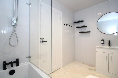 3 bedroom end of terrace house to rent, Ripon Road, Stevenage SG1