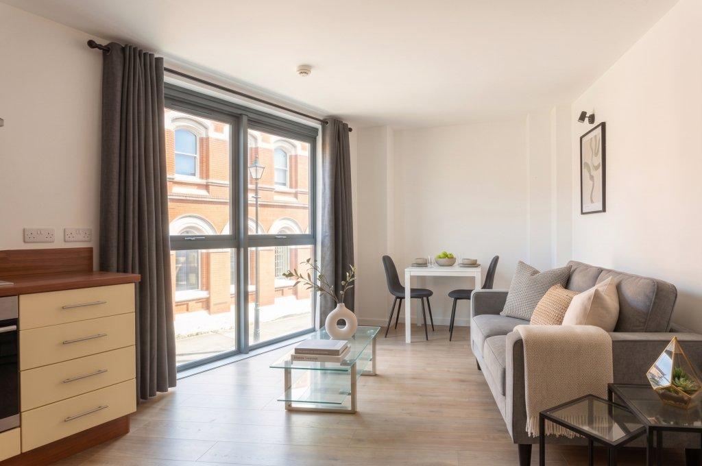 Apartment in Salford - View 3