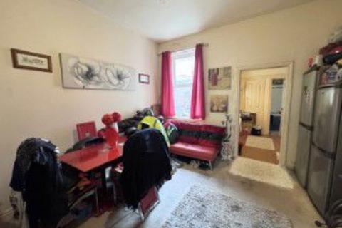 2 bedroom flat for sale, Rectory Road, Gateshead, Tyne and Wear, NE8 1XJ