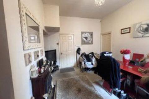 2 bedroom flat for sale, Rectory Road, Gateshead, Tyne and Wear, NE8 1XJ