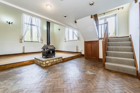 3 bedroom detached house to rent, The Old School House, Turkdean
