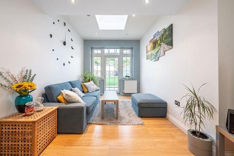 2 bedroom maisonette for sale, Park Road, Hendon, London, NW4