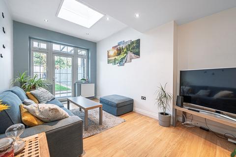 2 bedroom maisonette for sale, Park Road, Hendon, London, NW4