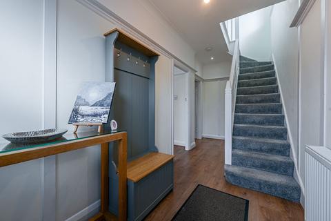 3 bedroom end of terrace house to rent, Chelford Road, Bromley, BR1