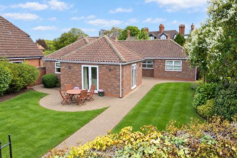 4 bedroom detached bungalow for sale, Tadcaster Road, York