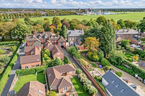 4 bedroom detached bungalow for sale, Tadcaster Road, York