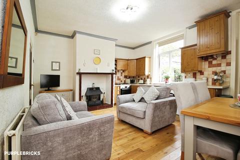 3 bedroom semi-detached house for sale, Healds Road, Dewsbury, WF13