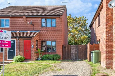 2 bedroom semi-detached house for sale, Foxglove Close, North Walsham