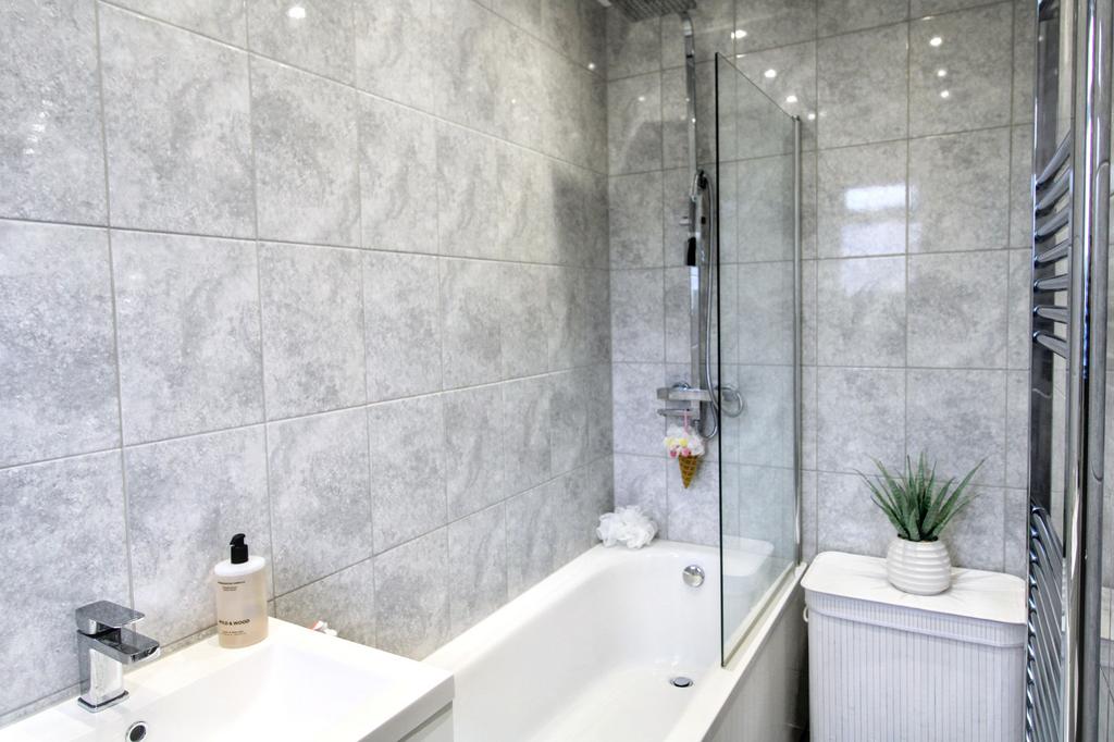 House in Newcastle upon Tyne - More