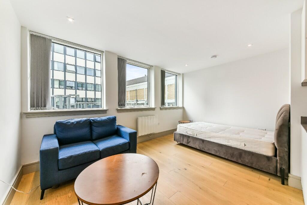 Apartment in Edgware - View 2