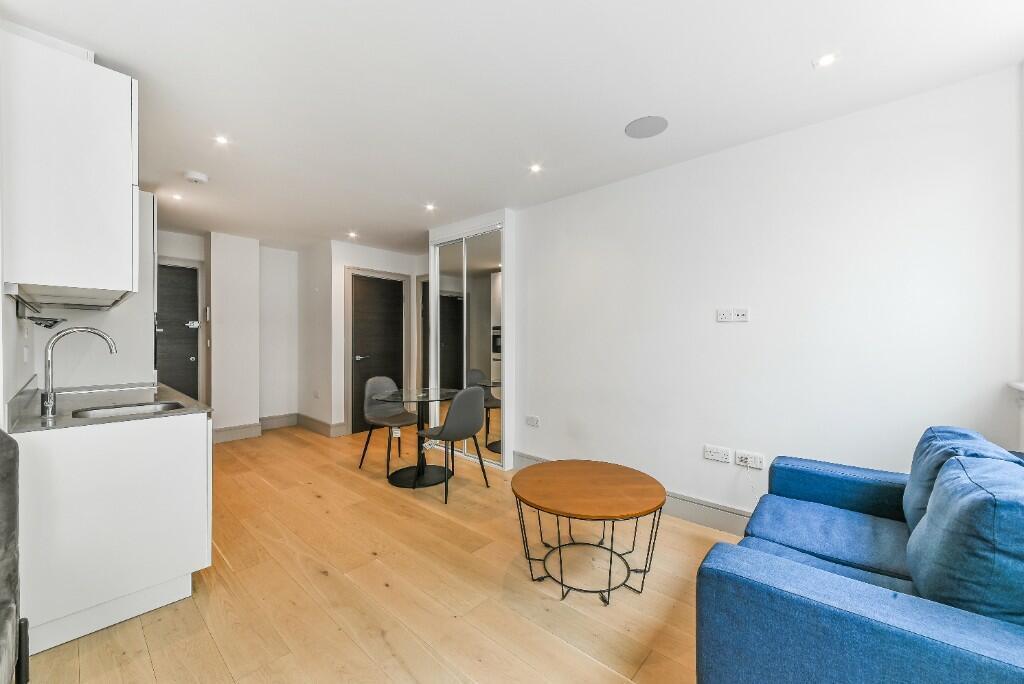 Apartment in Edgware - View 4