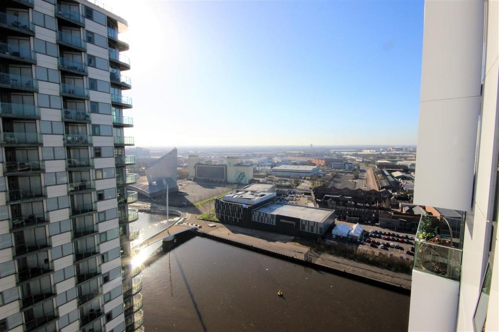 Apartment in Salford Quay - View 4