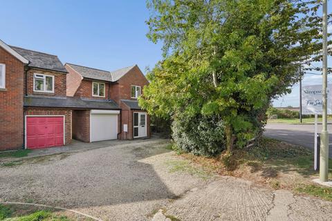 3 bedroom detached house for sale, Bucknell Road, Bicester OX26