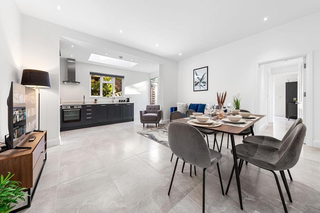 Apartment in London - View 3