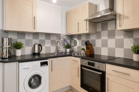 4 bedroom semi-detached house for sale, Sutton Dene, Hounslow