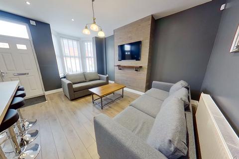 4 bedroom terraced house to rent, Royal Park Avenue, Hyde Park, Leeds, West Yorkshire