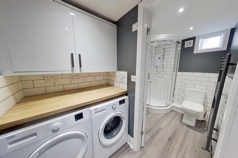 4 bedroom terraced house to rent, Royal Park Avenue, Hyde Park, Leeds, West Yorkshire