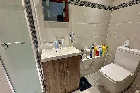 1 bedroom maisonette for sale, Montgomery Road, Edgware HA8