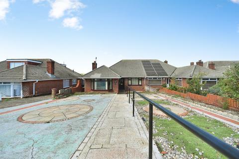 4 bedroom semi-detached bungalow for sale, Swanborough Drive, Brighton