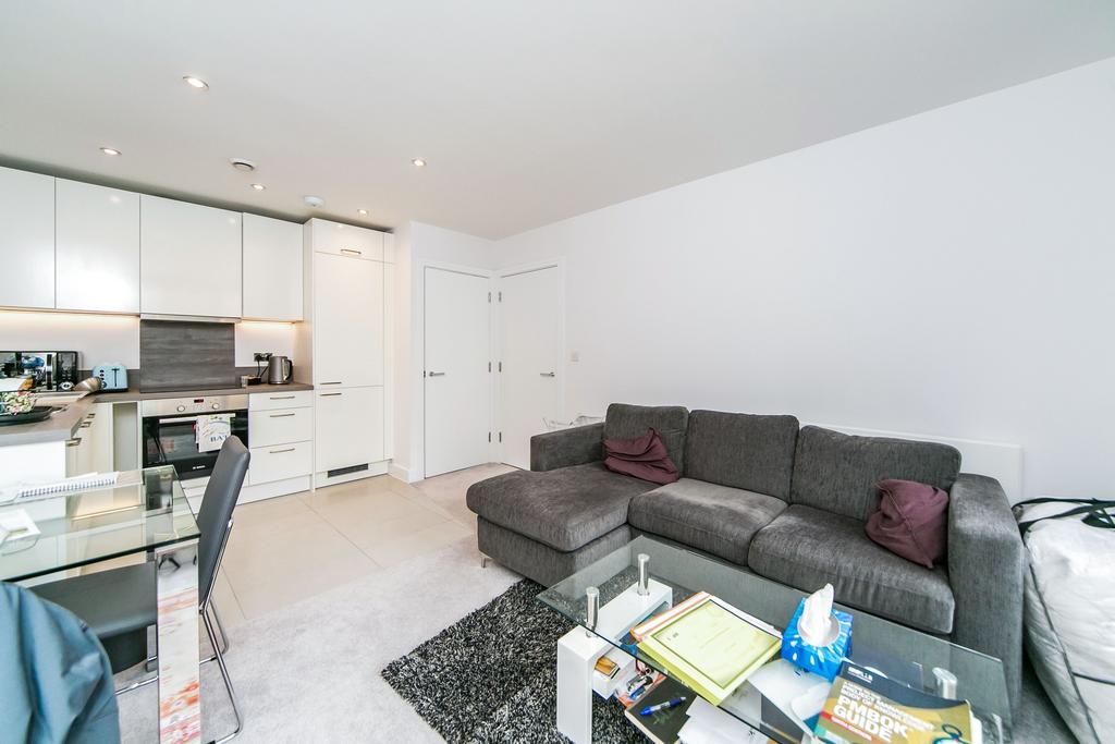 Apartment in Reading - View 2