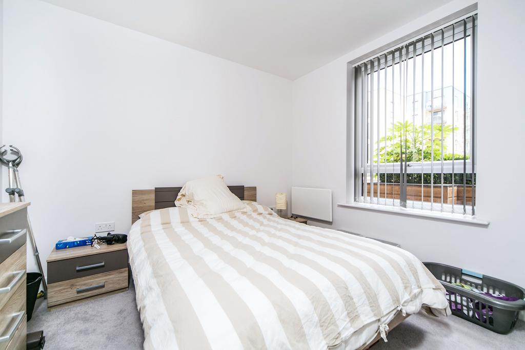 Apartment in Reading - View 5