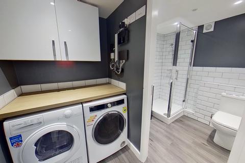 4 bedroom terraced house to rent, Royal Park Avenue, Hyde Park, Leeds, West Yorkshire