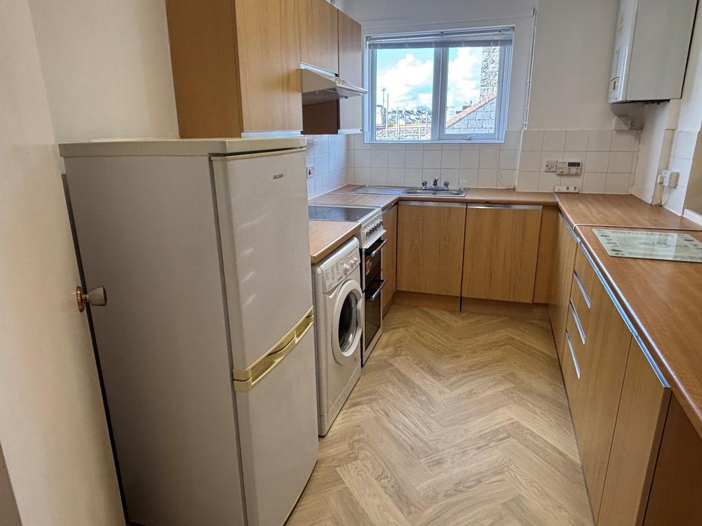 Apartment in Torquay - View 2