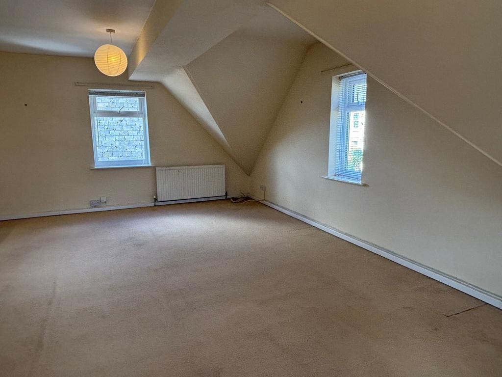 Apartment in Torquay - More