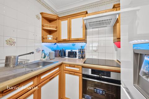 1 bedroom retirement property for sale, Friern Watch Avenue, London