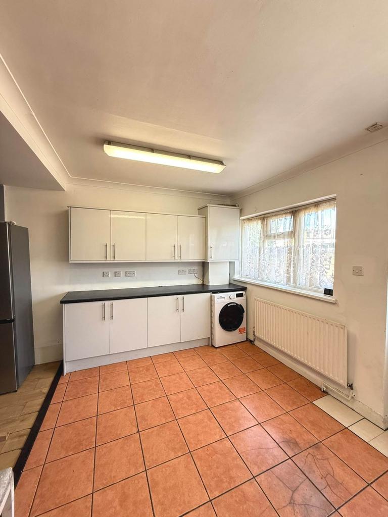 House in Southall - View 4