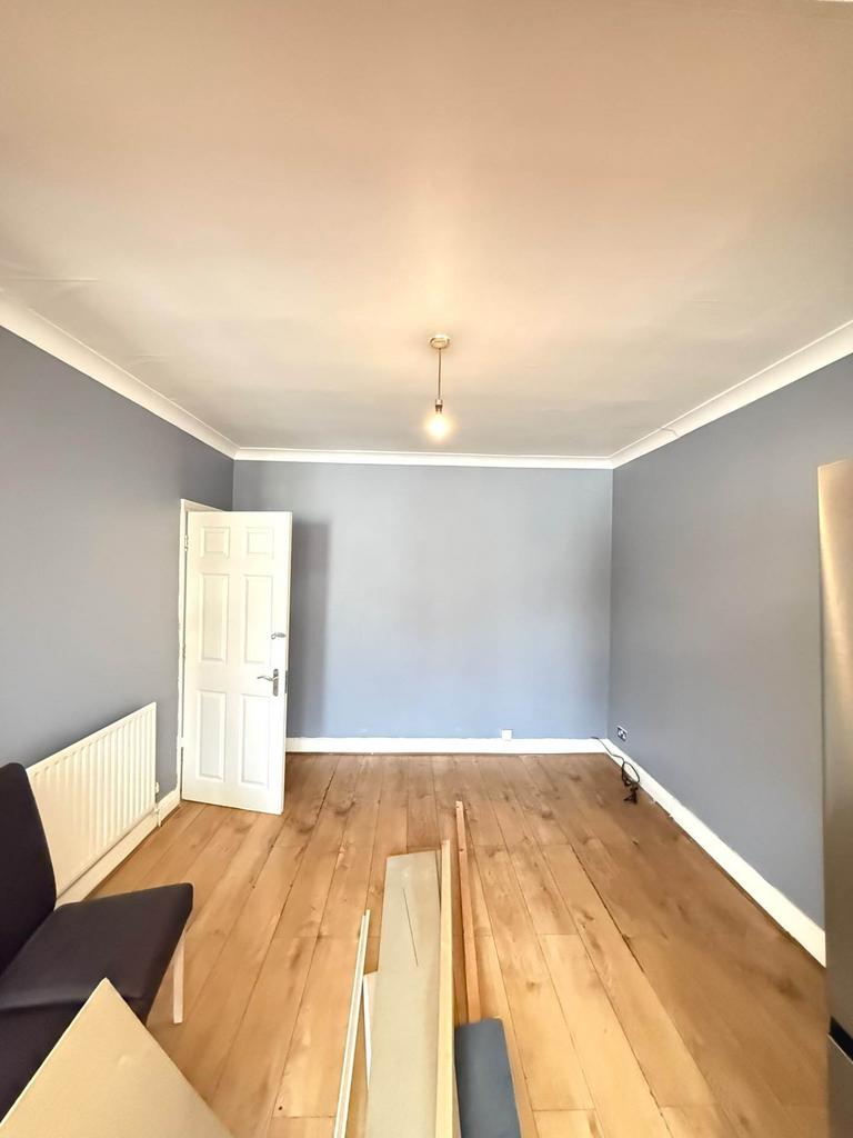 House in Southall - View 5