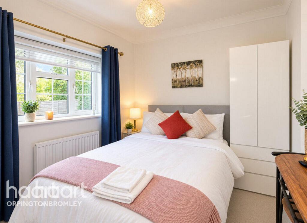 House in Orpington - View 2