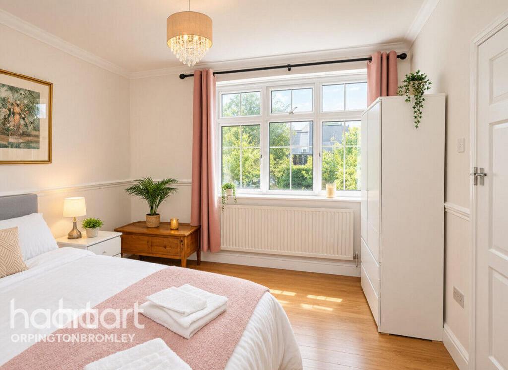 House in Orpington - View 3