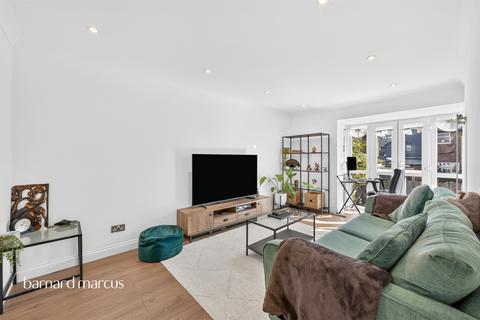 1 bedroom flat for sale, Farriers Road, Epsom