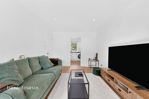 1 bedroom flat for sale, Farriers Road, Epsom