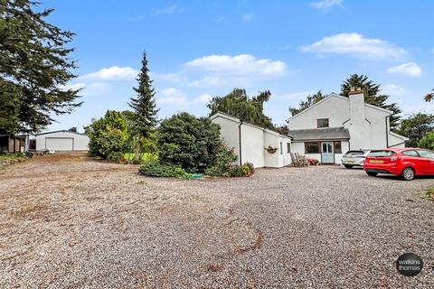 4 bedroom detached house for sale, Webtree Corner, Allensmore, Hereford, HR2