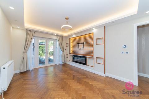 1 bedroom flat for sale, Holders Hill Road, Royal Court, NW7