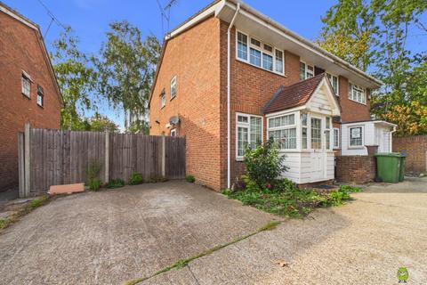 2 bedroom semi-detached house for sale, Guild Road, Erith, Kent, DA8