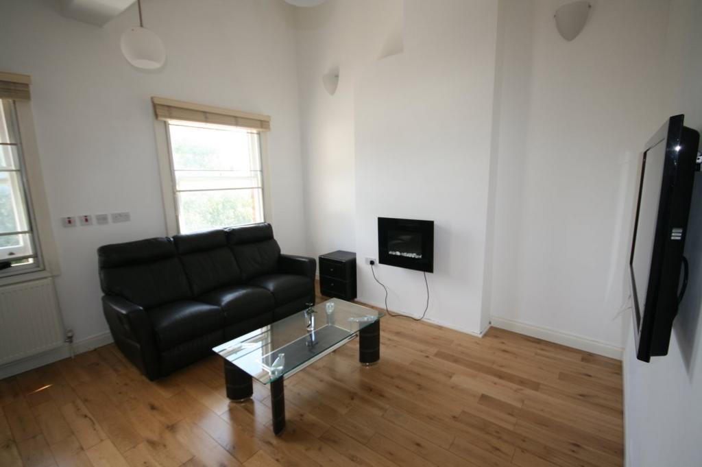 Apartment in Hampstead - View 2