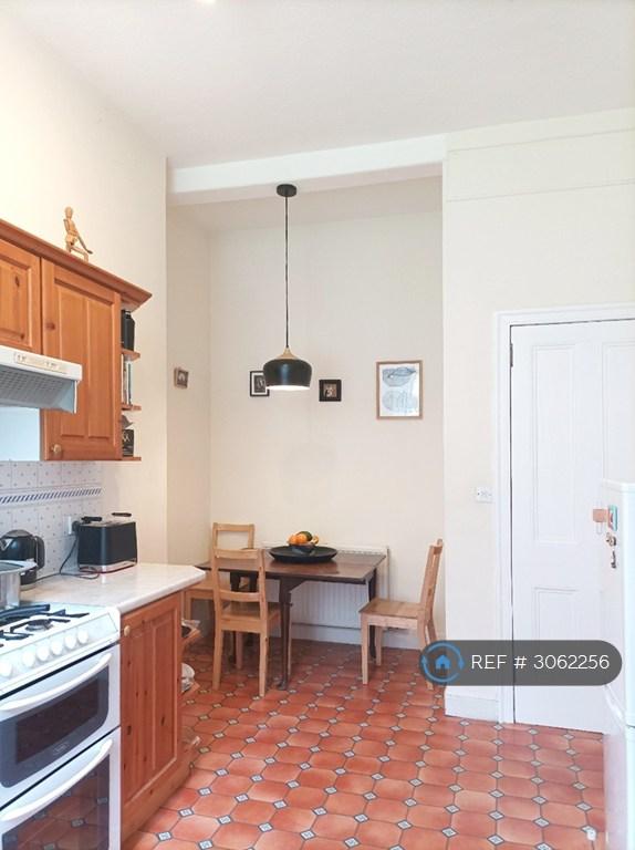 Apartment in Edinburgh, Bruntsfield - View 4