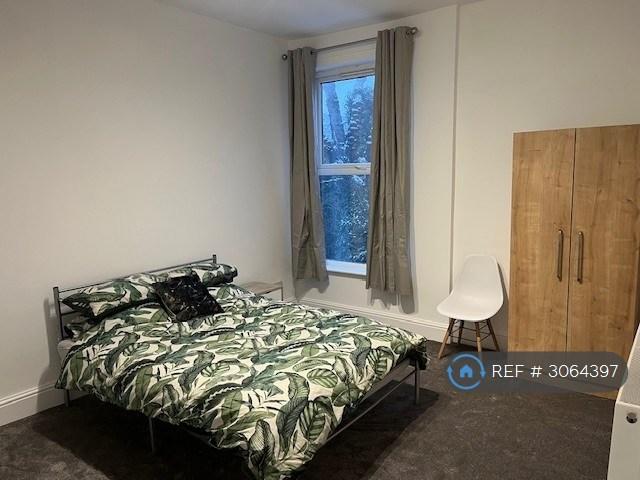 Apartment in Manchester - View 3