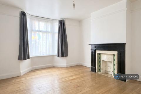 3 bed semi-detached house for rent in Green Street, High Wycombe, HP11