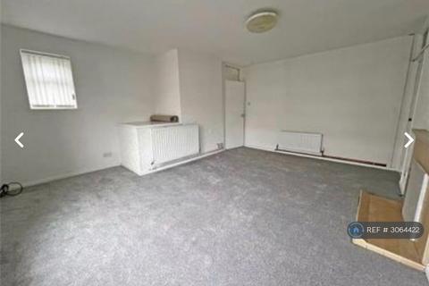 3 bedroom flat to rent, King St, Telford, TF4