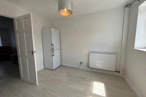 3 bedroom semi-detached house to rent, Mayfield Close, St. Austell, PL25