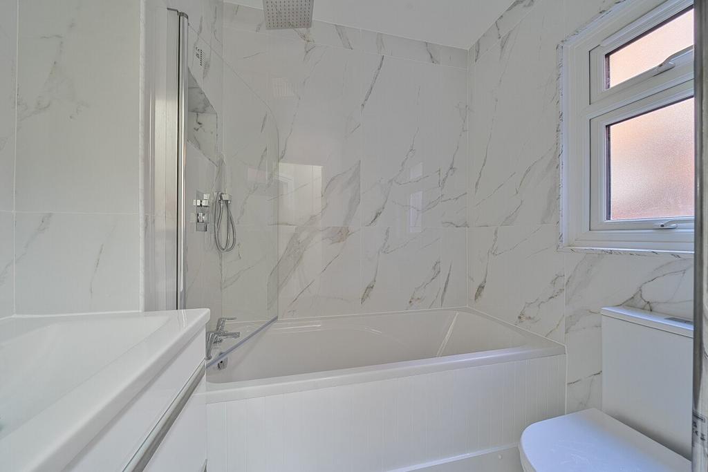 House in London, Hither Green - View 2