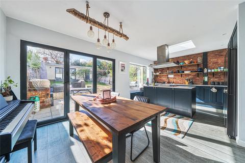 3 bedroom apartment for sale, Pitshanger Lane, Ealing